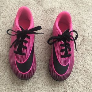 Soccer cleats
